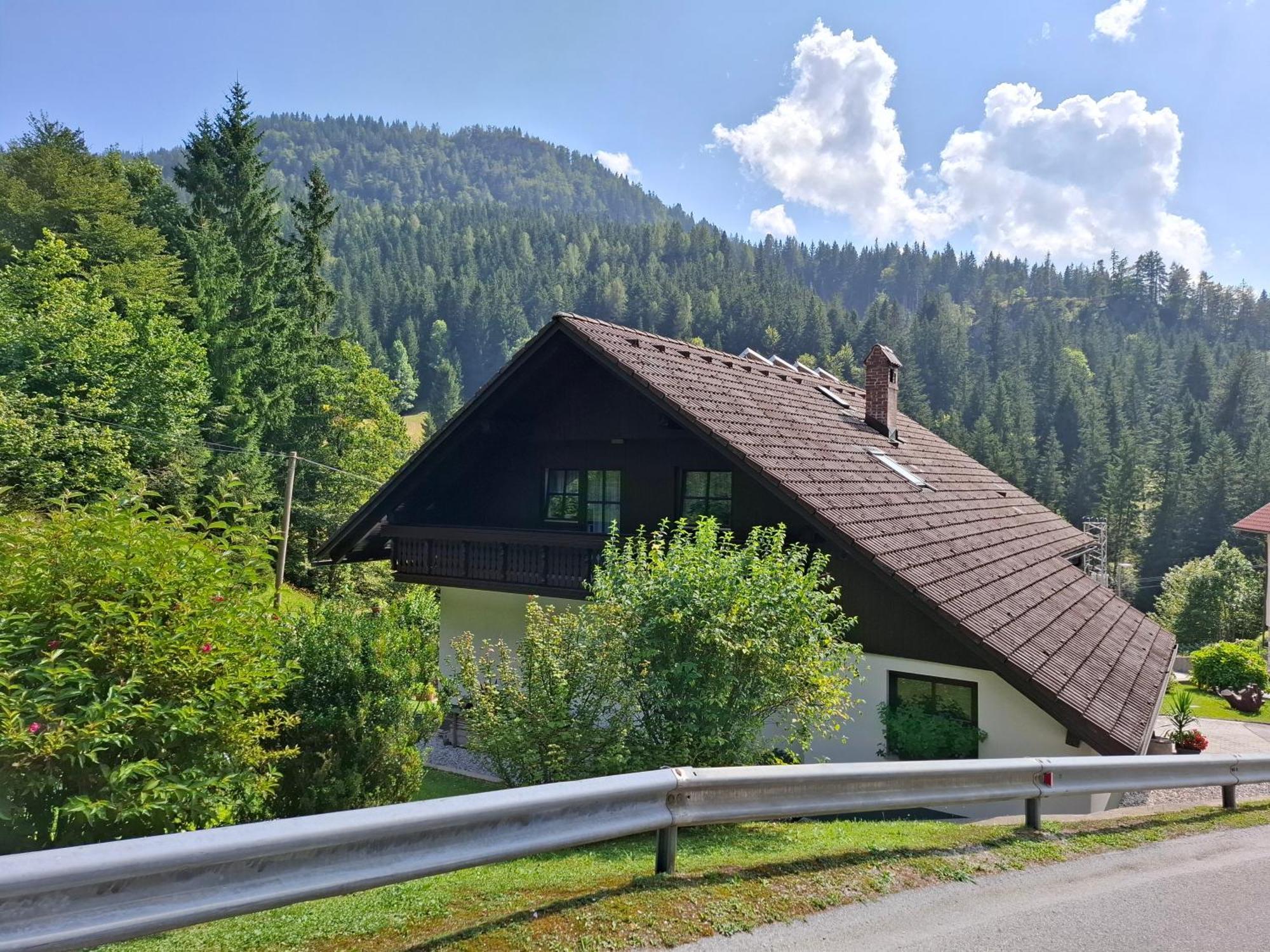 Apartma Cvrsta Trojka Есенице Экстерьер фото
